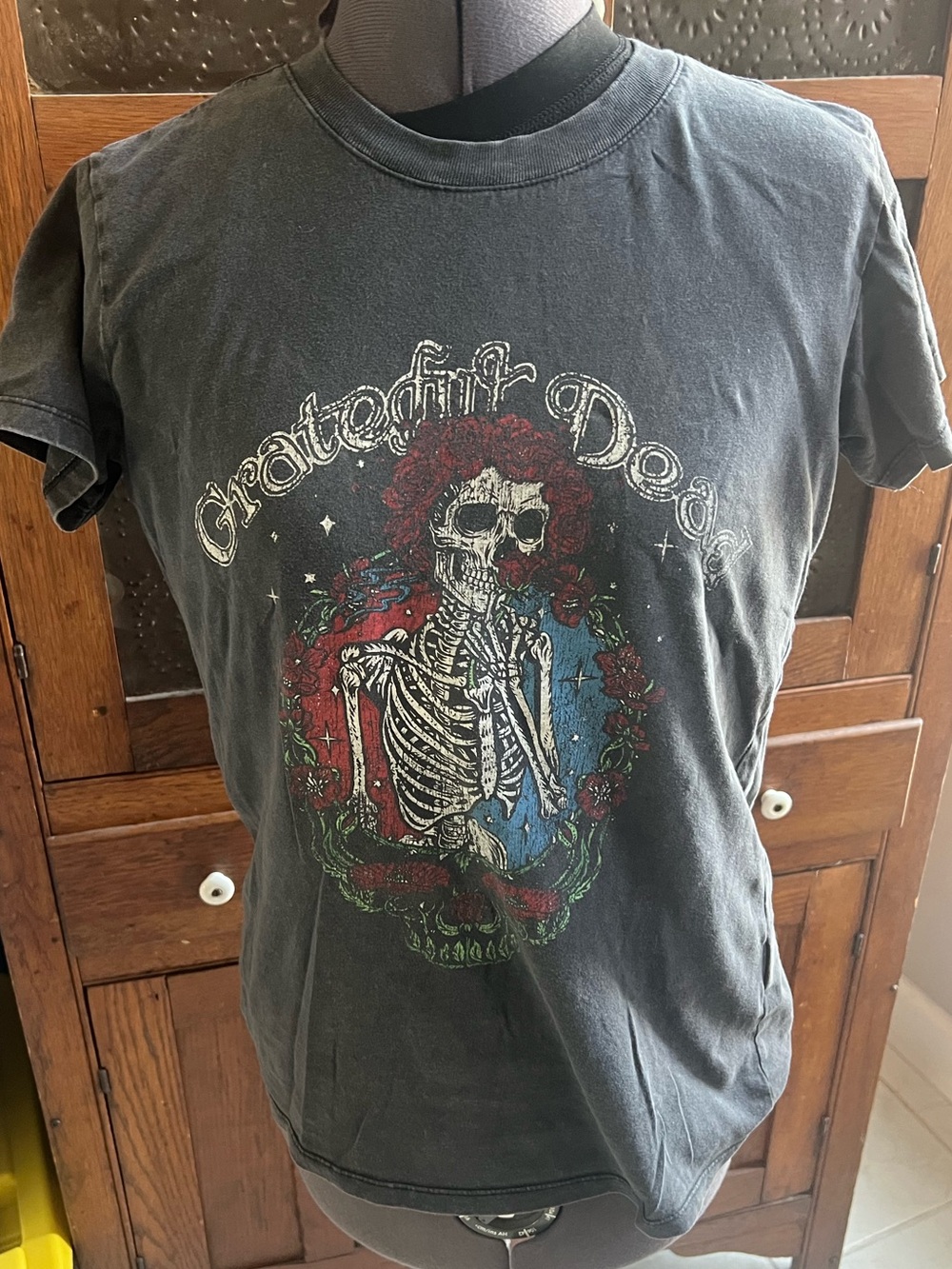 Women’s Grateful Dead Skeleton Rose Graphic Tee - Black with Red & Blue size XS
